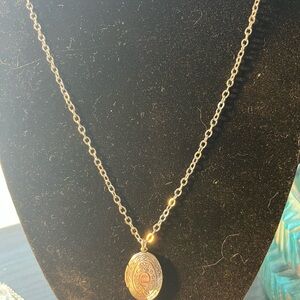 Elegant silver Locket Necklace